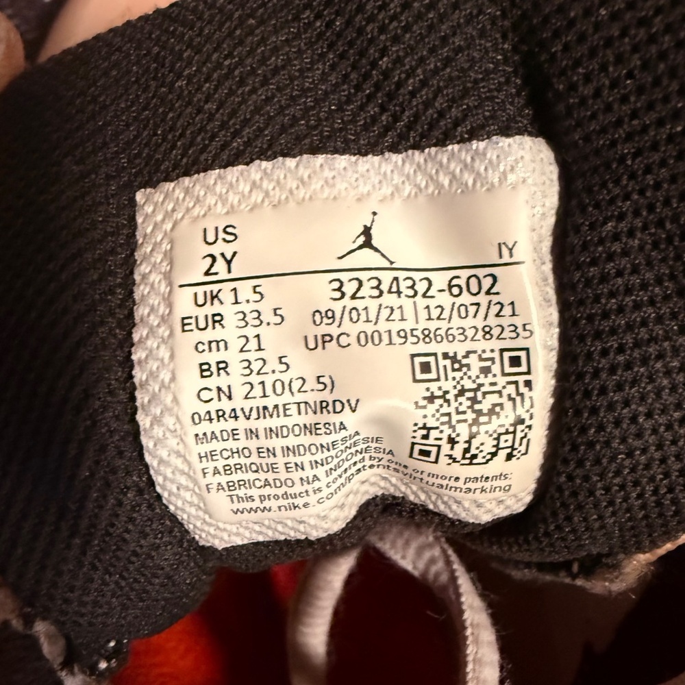Kids Nike Jordan shoes - Picture 3 of 6